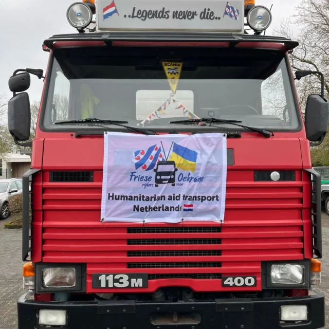 Het oude meubilair van De Verbinding krijgt een fantastische bestemming op verschillende plekken in Oekraïne. Eén grote groep Friese Rijders heeft een vrachtwagen volgeladen, klaar voor transport. Afgevaardigden uit Oekraïne spraken een dankwoord tijdens het koffie moment met…oranjekoek🥳